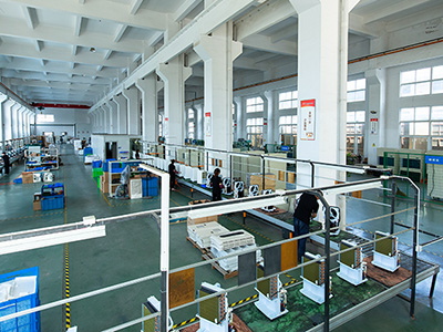 川島電器車間內環境